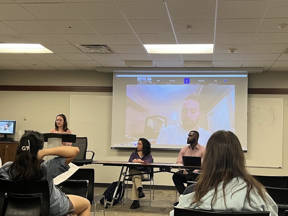 Bilal Hindi, ‘20 speaks on his journey of securing a job in the United States to students at the alumni career panel on March 2. 