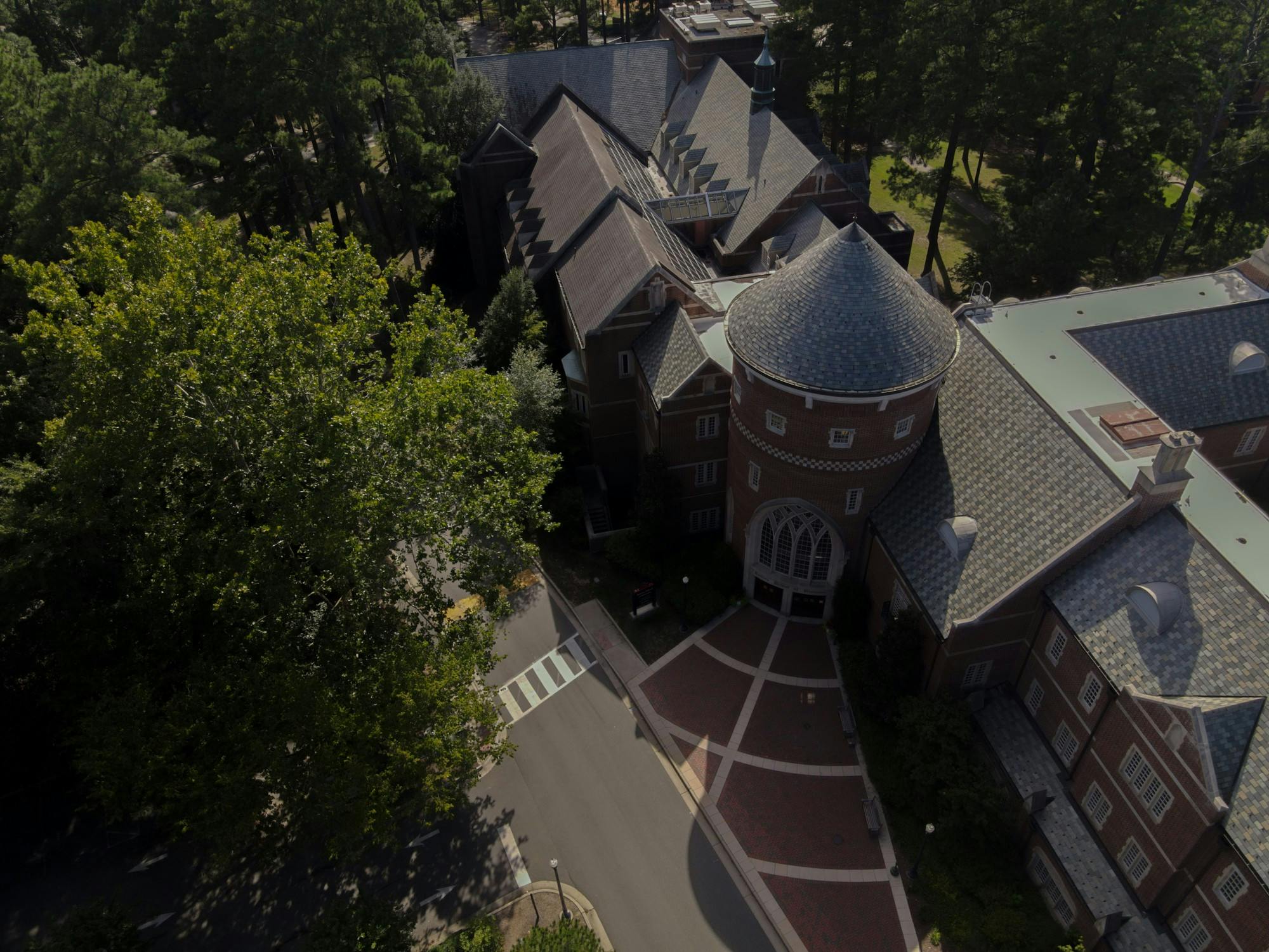 Queally Hall at the Robins School of Business.