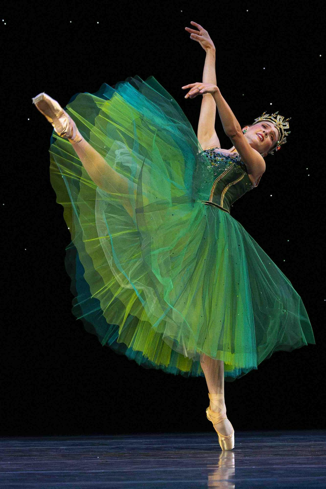 Review: Pacific Northwest Ballet's 'Jewels' - The Daily
