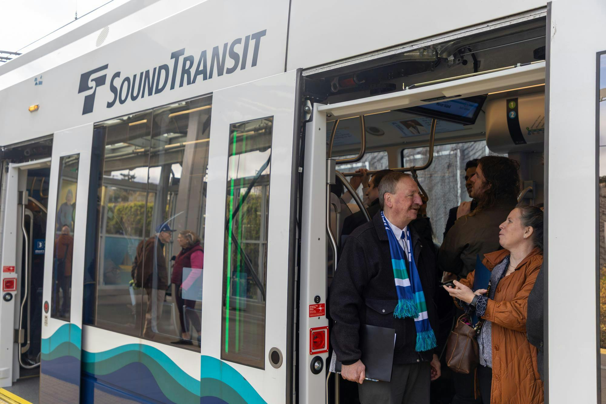 Photo story: On-the-ground for Sound Transit crosslake segment opening ...
