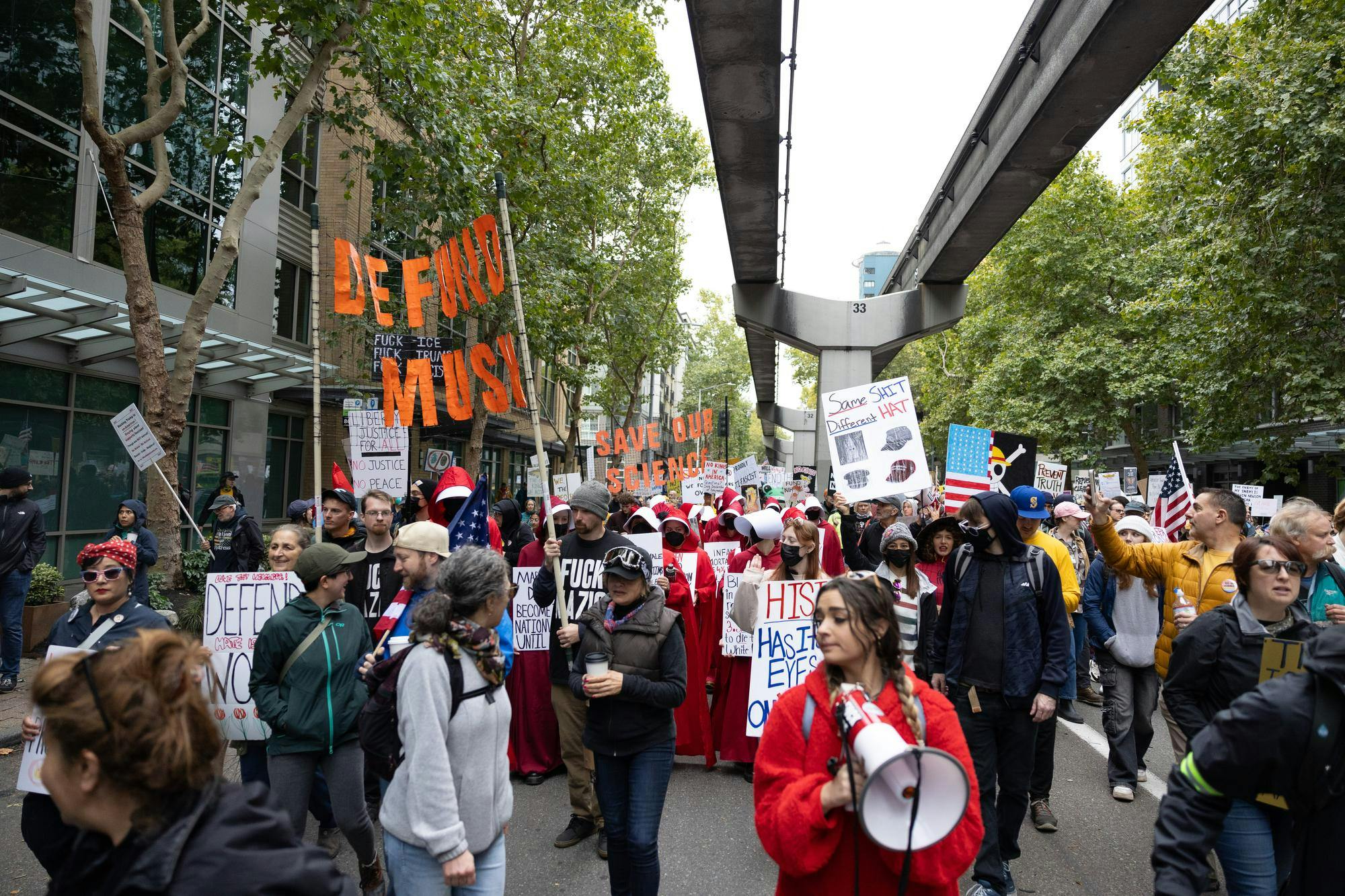 Seattle declares ‘No Kings’ in nationally coordinated protest - The Daily