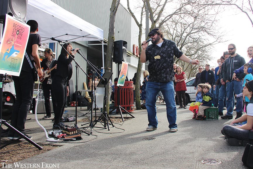 MadisonKrueger_RecordStoreDay_160416_006-1-2