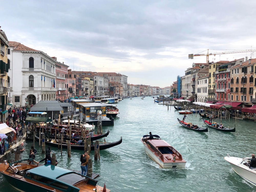 StudyAbroad3-Elizabeth-Hall-scaled