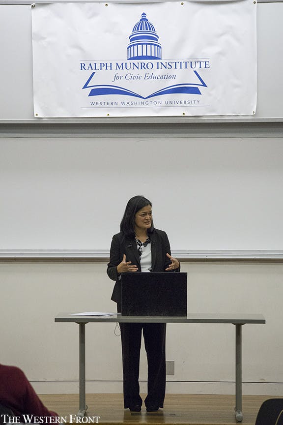 MP_SENATORTALK_080416_009ONLINE