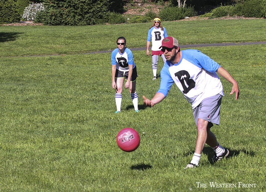 KICKBALL-CLB-online