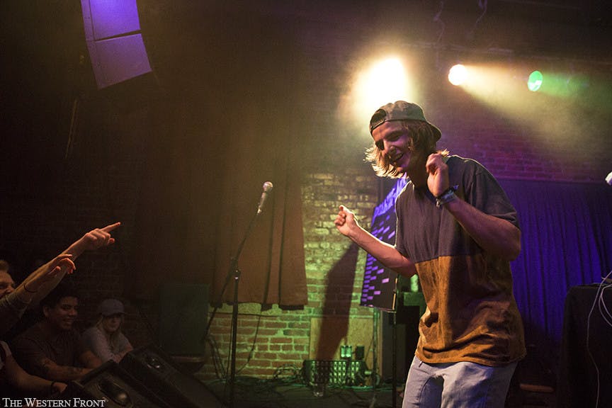 AP_PassTheAux_200516_0712