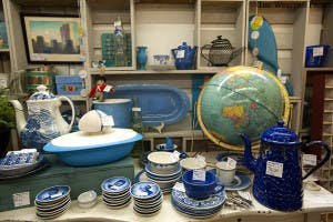 IK-antiques-blue-online-300x200