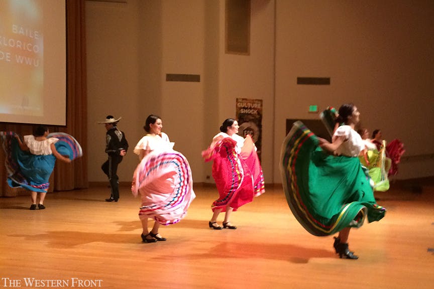 AndyHislop_TraditionalDancePhotos_120516_0004
