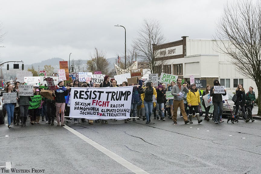 trump-protest-online1
