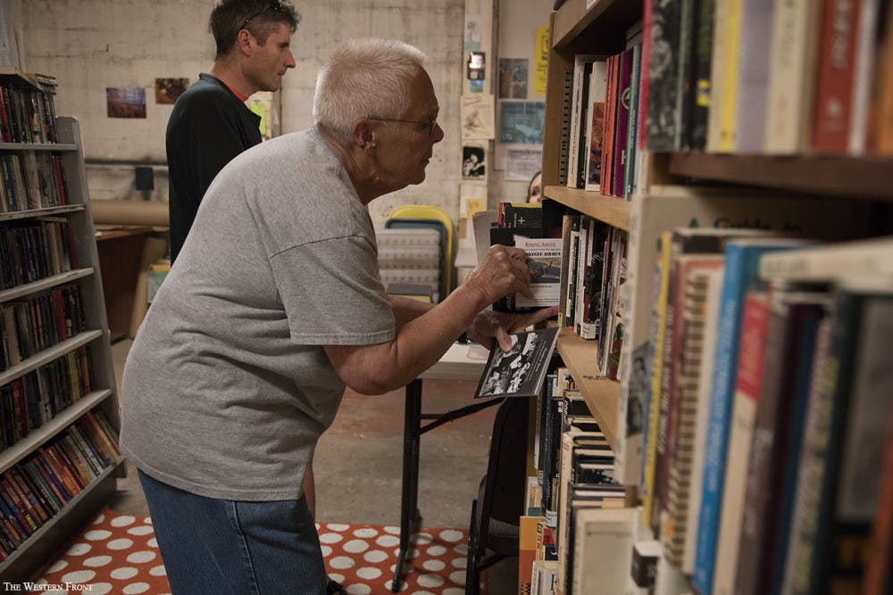 CJ_Prison-Books_20160718_008ONLINE-1