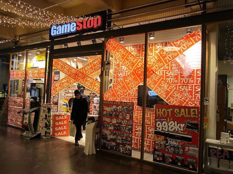 800px-GameStop_Umea