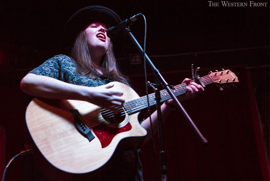 maddy-smith-perform-online