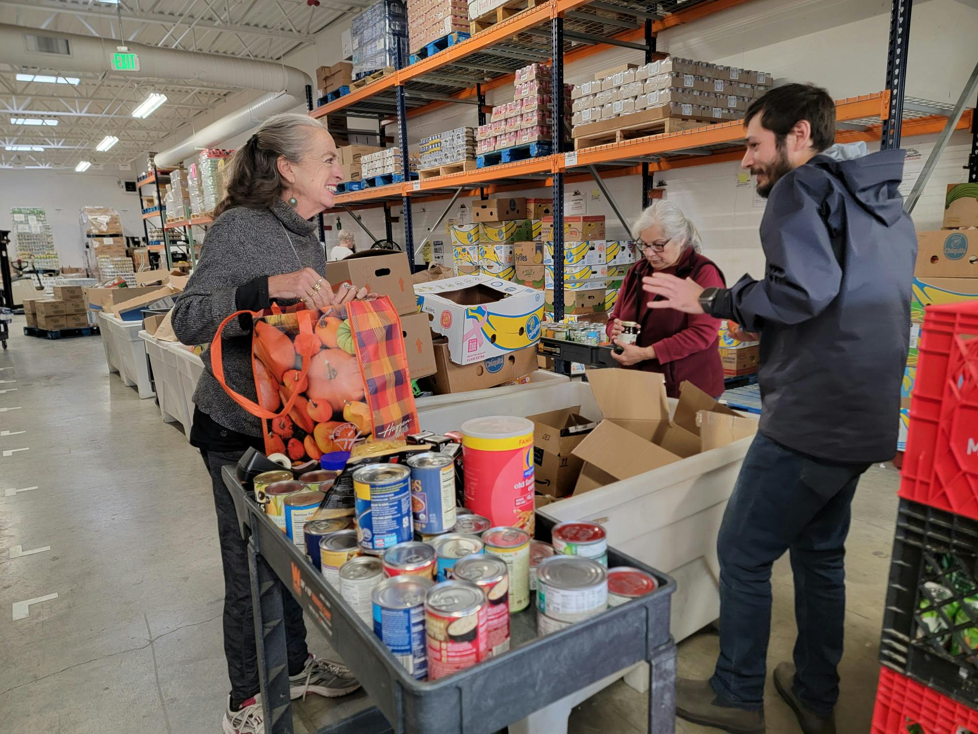 Organizing food bank donations