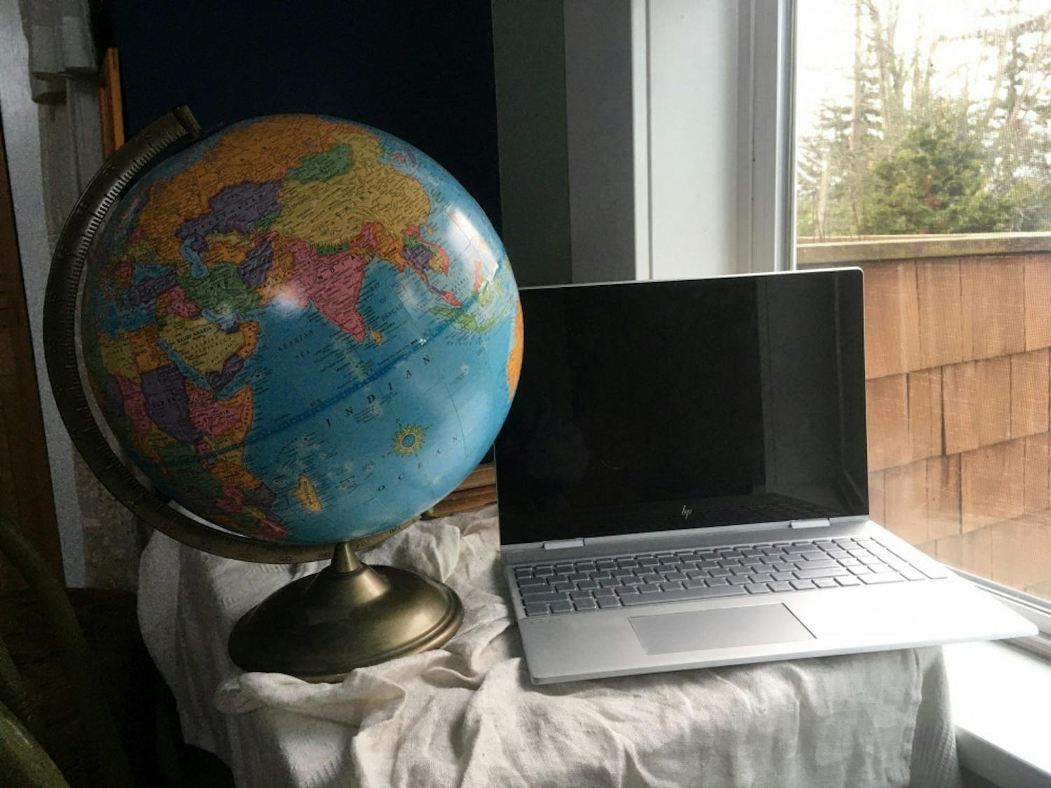 VIRTUAL-STUDY-ABROAD-photo-1-scaled