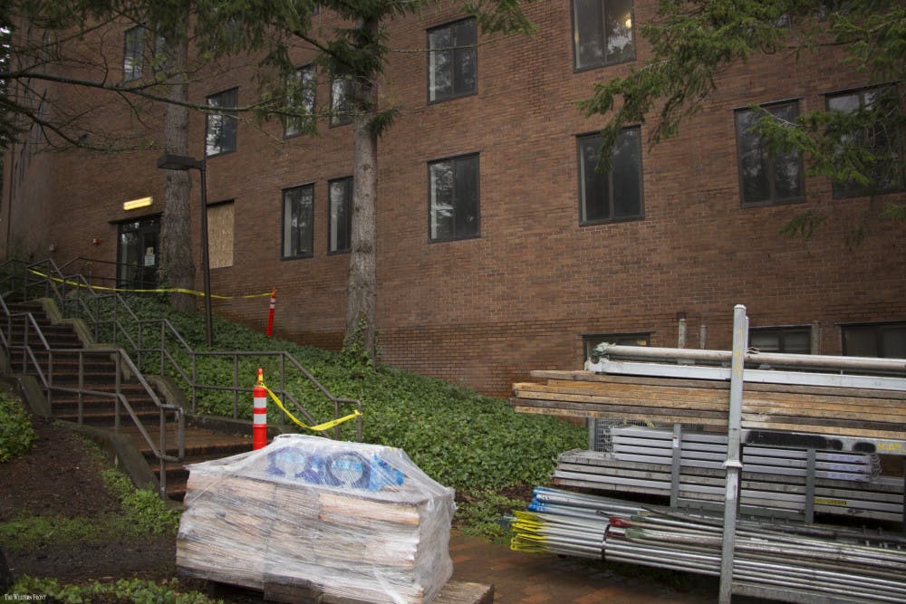 Buchanantowers_lake20180416_02-scaled