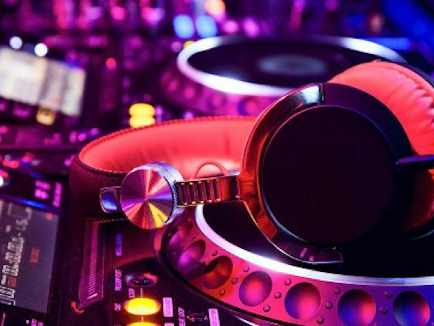 DJ-background31-624x285