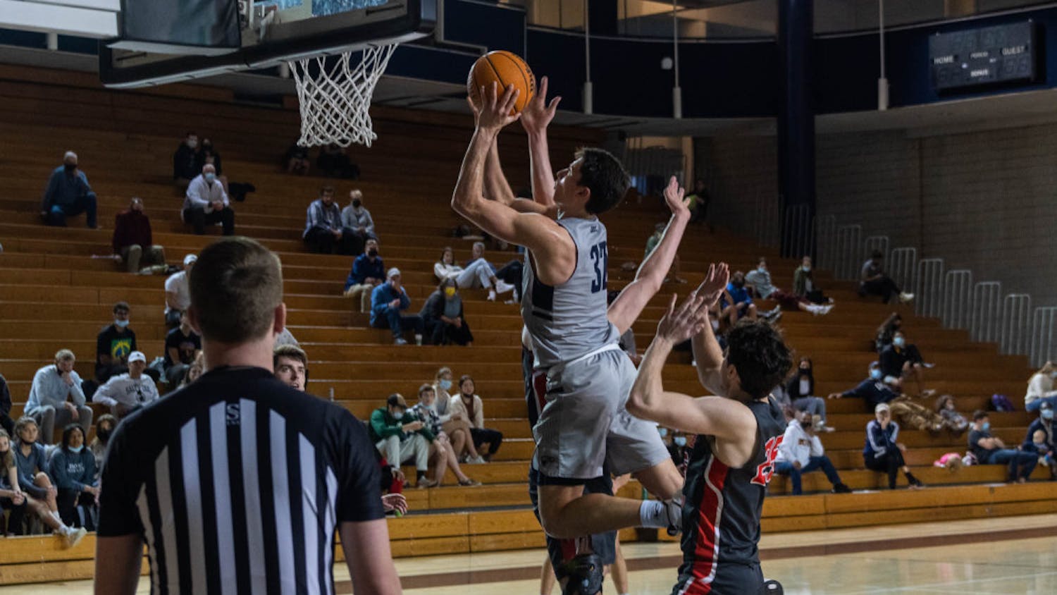 Mens-Basketball_NatalieSandlow_staff-3