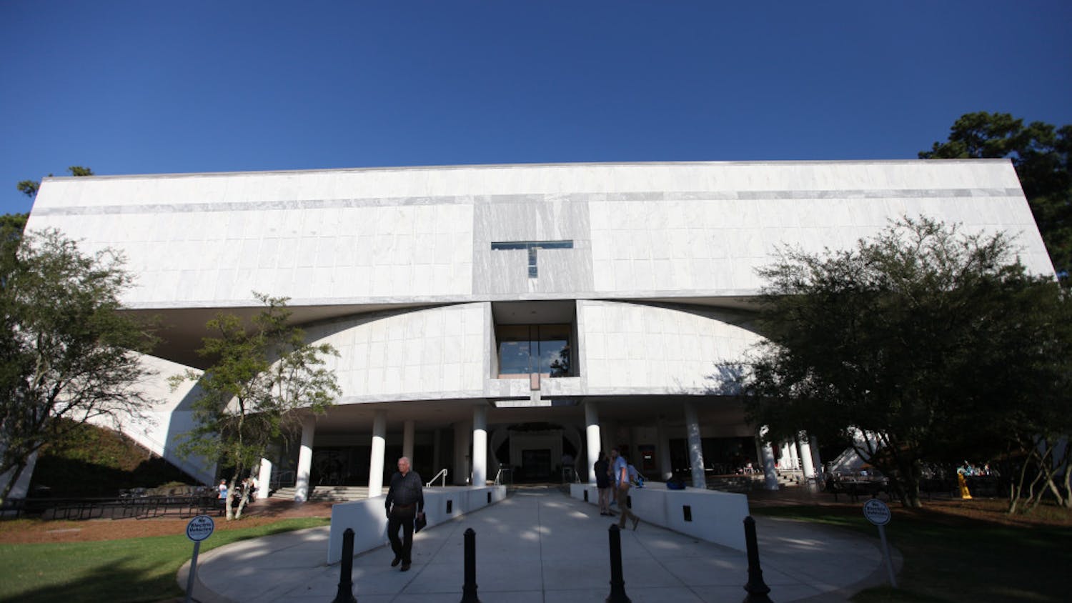 1010-Dobbs-University-Center-DUC_Jason_Oh