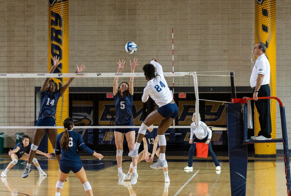 Volleyball-11-10_Natalie-Sandlow_staff-3