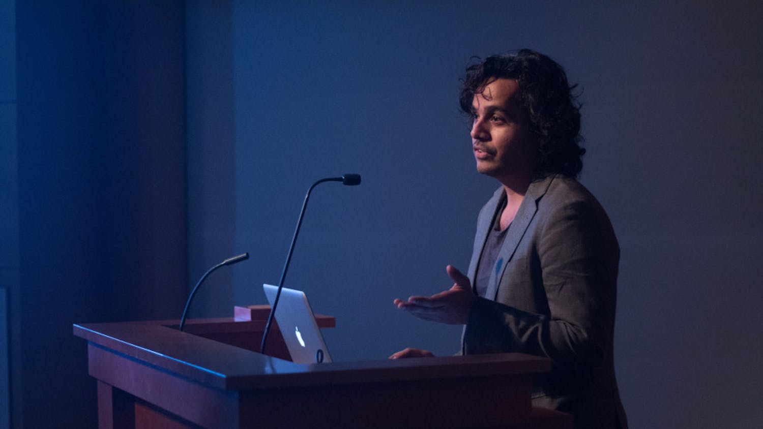 Abhishek-Singh-Talk-Derrick-Tran-Staff-Online-scaled