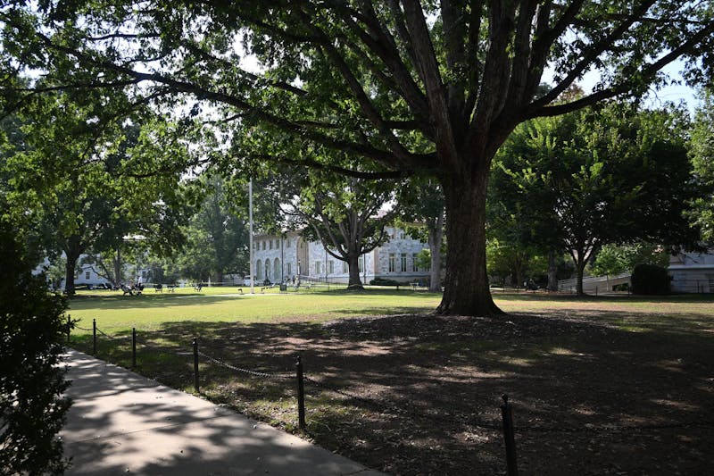 Emory discontinues Atlanta’s orientation leader program