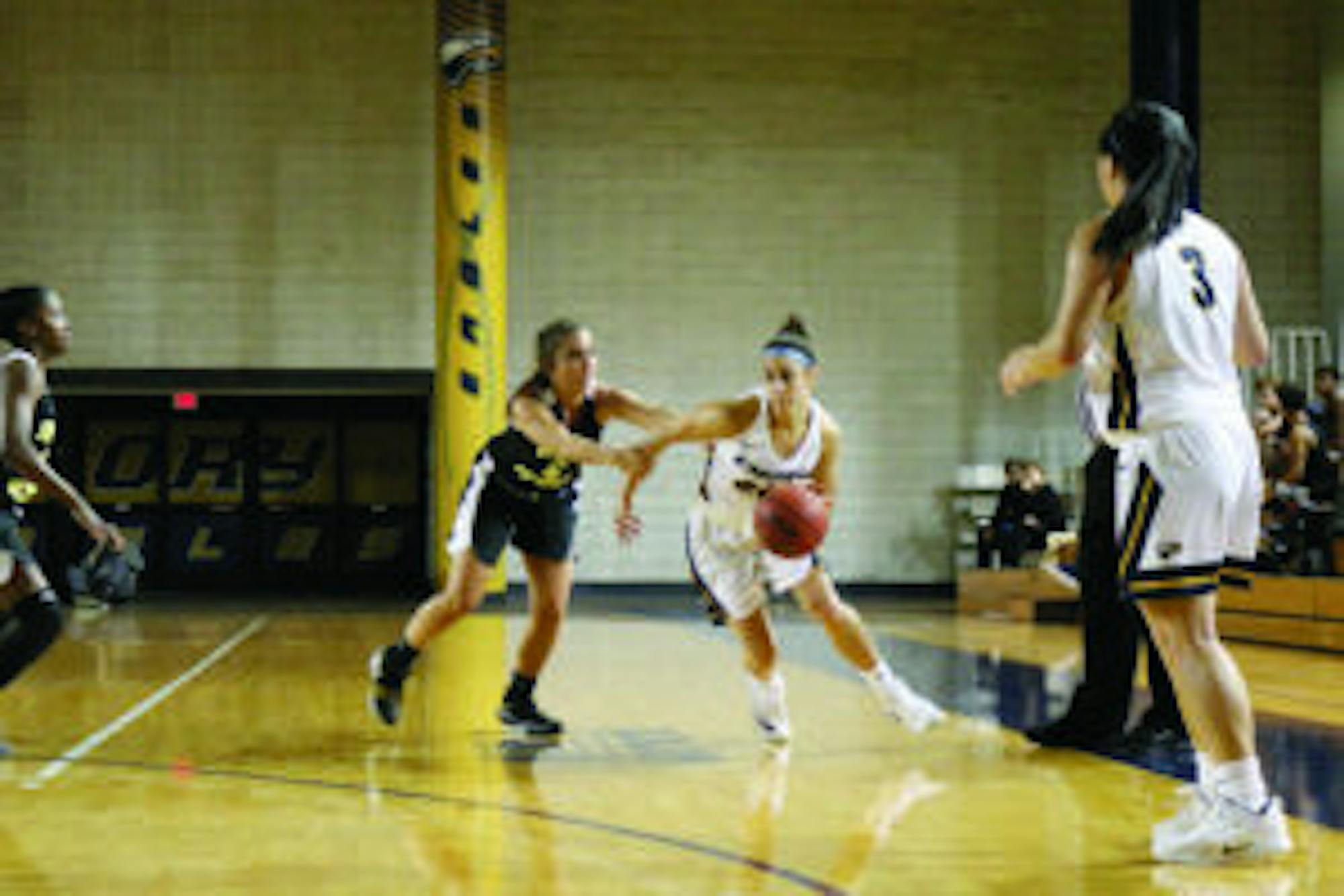 WBasketball-11-11-Matthew-Barrett-Contri-CLR-EDIT-5-300x200