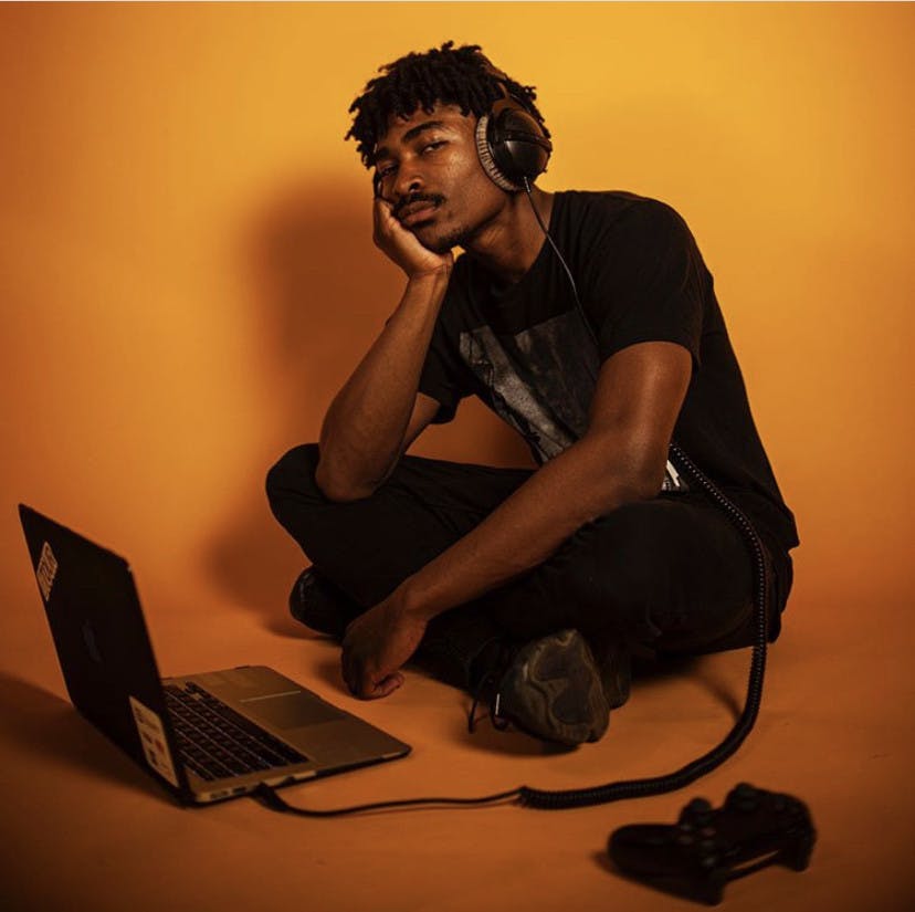 Chris-Hovers-1-Online