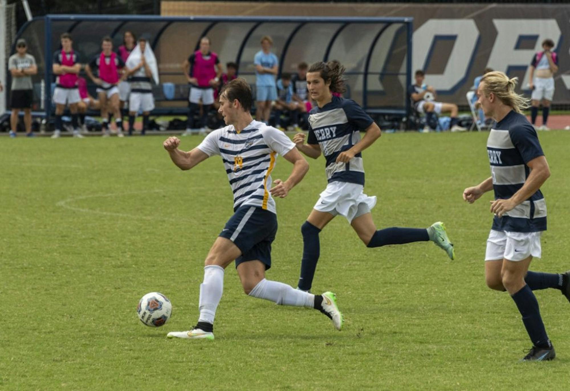 Men-Soccer-Scrimmage_NatalieSandlow_staff-14-1024x702