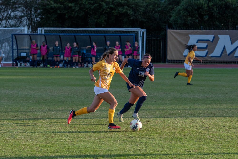 W-Soccer-10-20_Natalie-Sandlow_staff-19