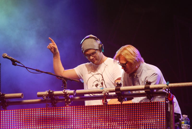 Cazette-Andy-Ie-Contributor_Edited