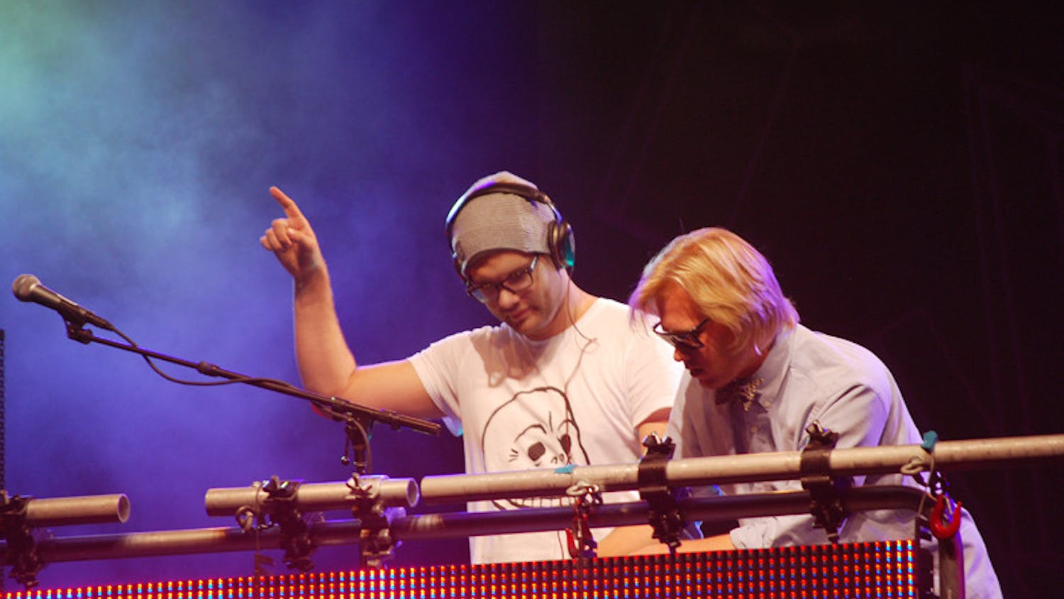 Cazette-Andy-Ie-Contributor_Edited