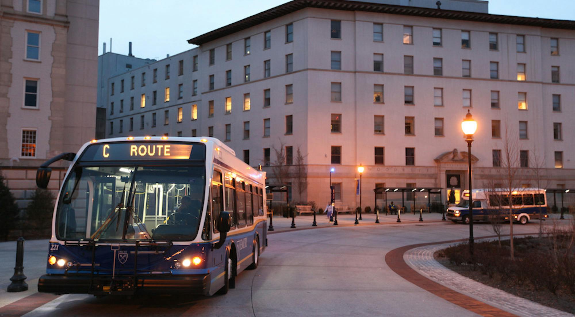 Busses pull out of Woodruff Circle. Photo by Jason Oh/ Staff