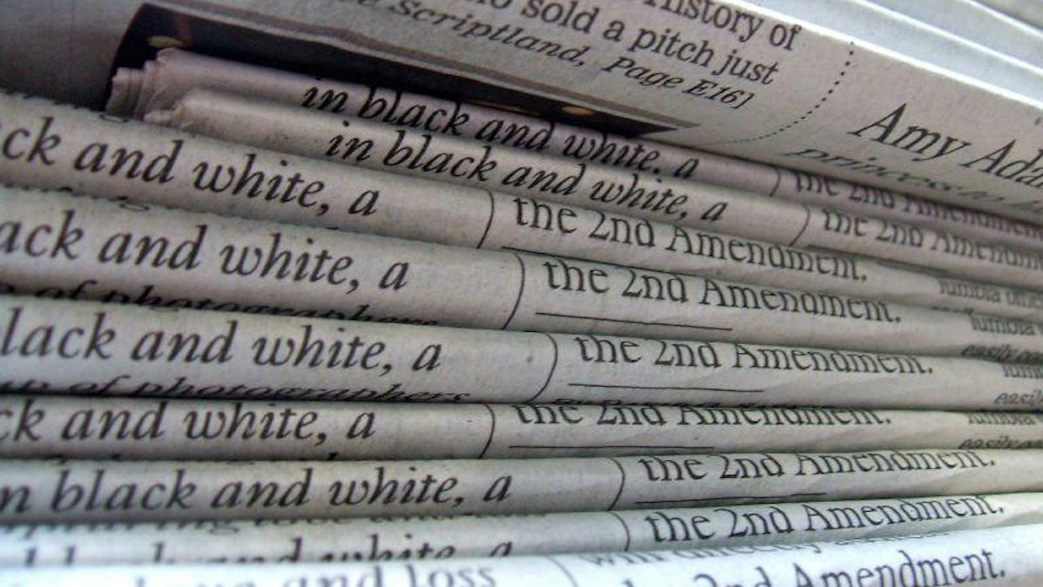 A_stack_of_newspapers.jpg