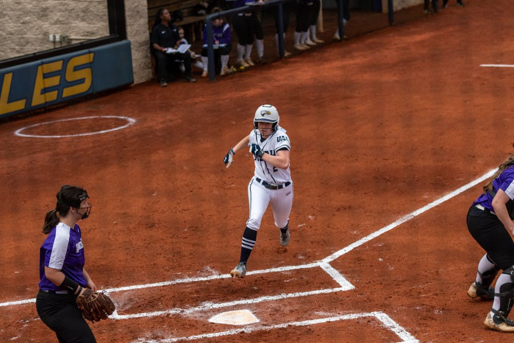 Softball_Natalie-Sandlow_staff-4