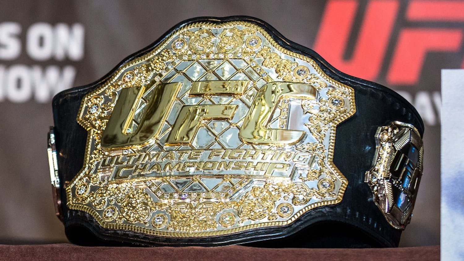 2560px-UFC_Championship_Belt