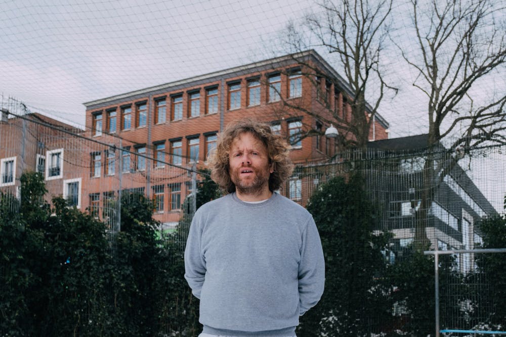 images_uploads_gallery_Benny_Sings_2_High_Res_-_credit_Tess_Janssen