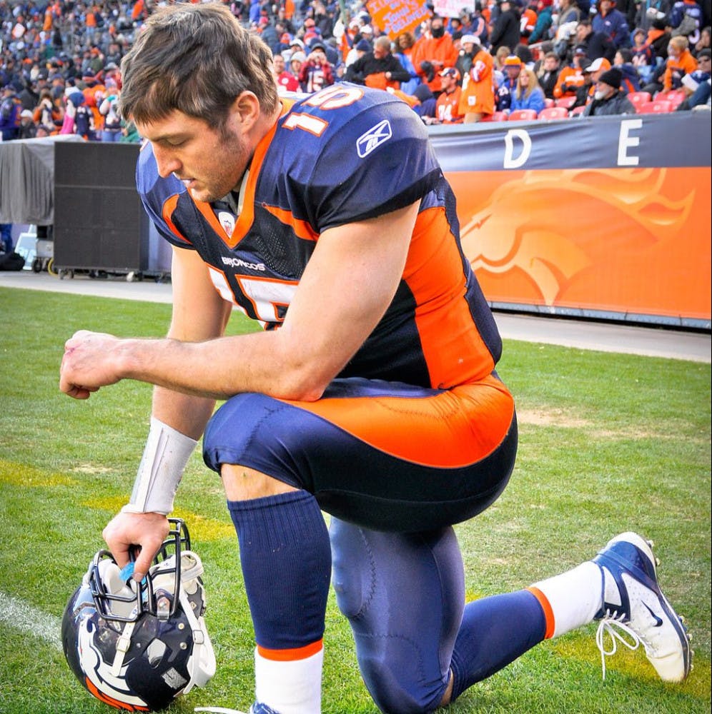 1024px-Tim_Tebow_Tebowing-e1614180669609