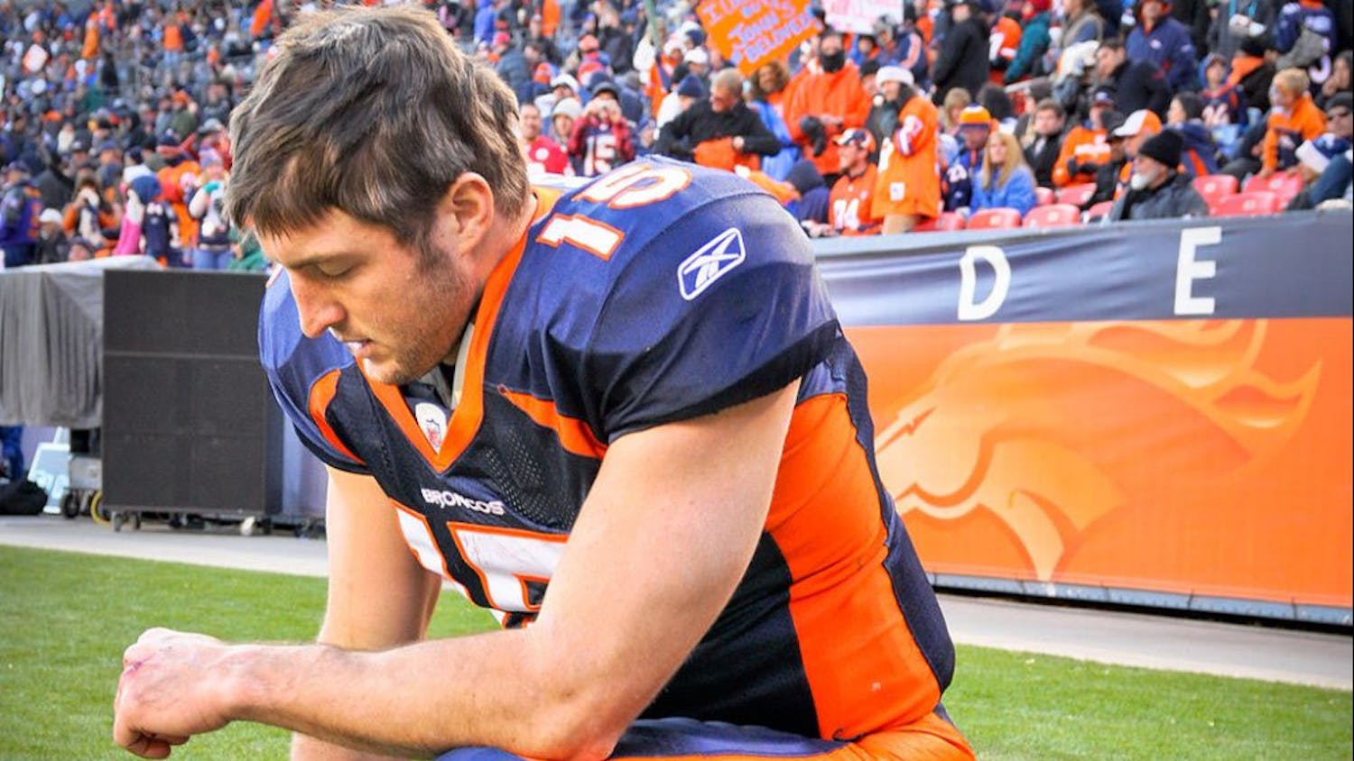 1024px-Tim_Tebow_Tebowing-e1614180669609