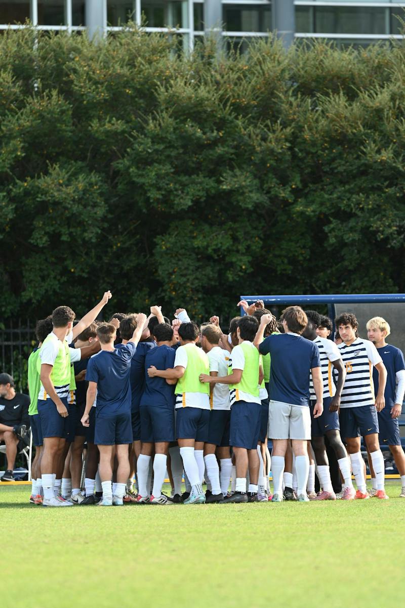 Men’s soccer keeps eyes on the ball amid lofty expectations