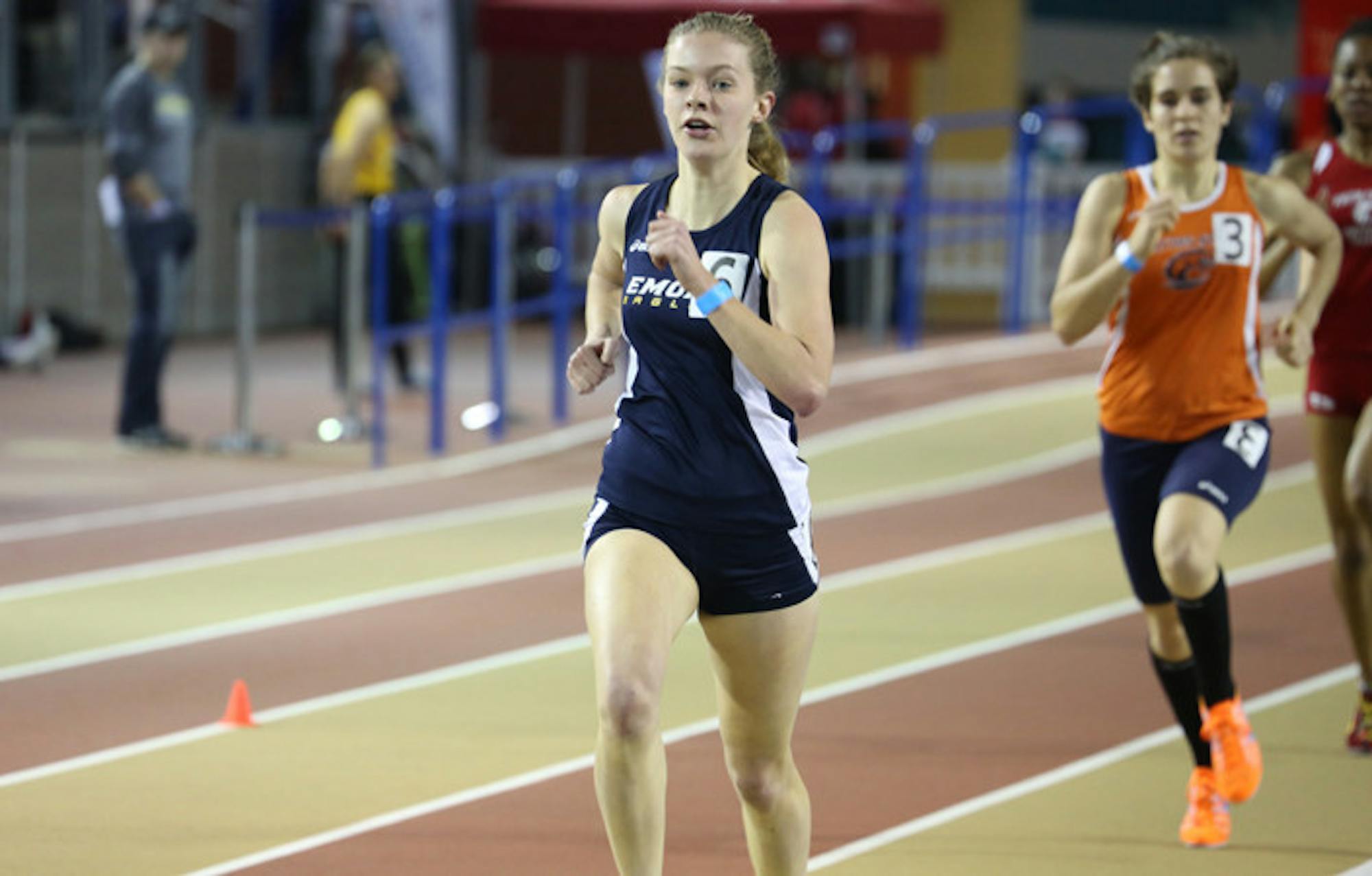 Junior University Athletic Association (UAA) Athlete of the Week Julie Williamson runs to the finish. Williamson and the Eagles will compete at the Buccaneer Track Invite in Tennessee next weekend. / Courtesy of Emory Athletics