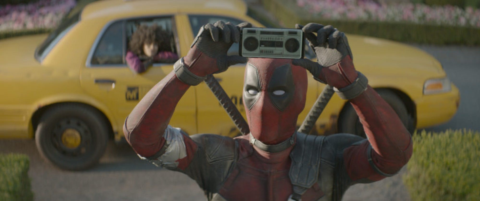 deadpool2-af0212_pubstill_01_R_rgb-1024x429