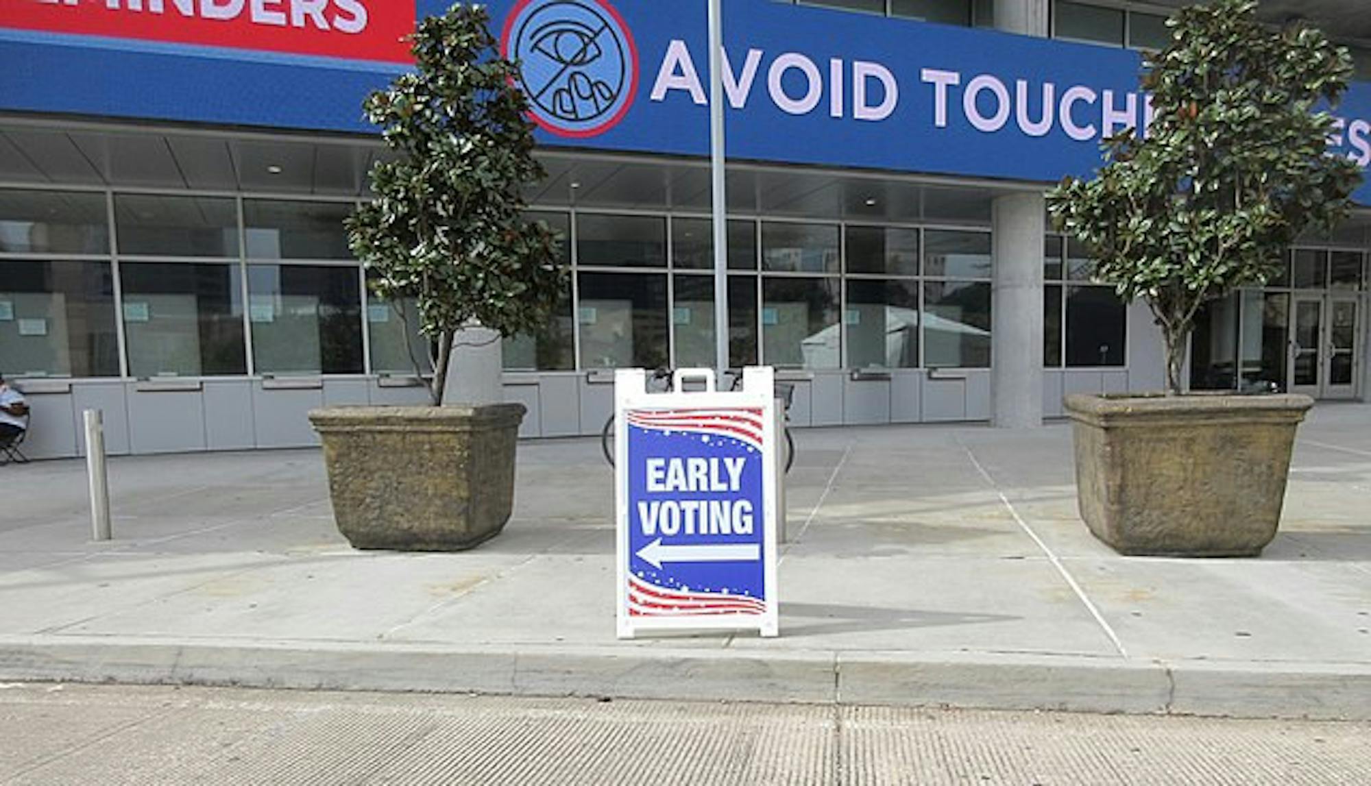 Early_voting_at_New_Orleans_Arena_October_2020_05