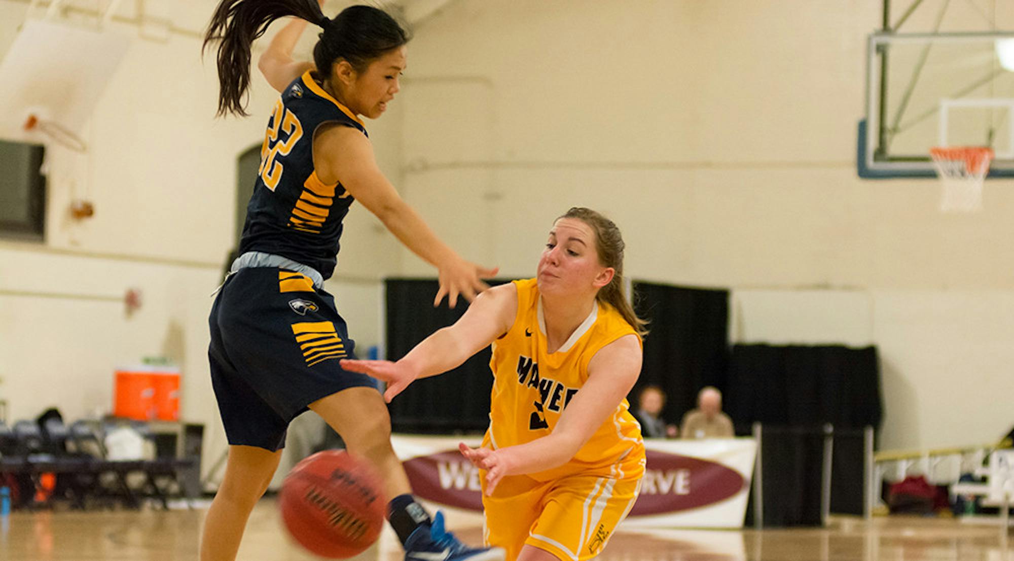 Junior Ilene Tsao guards against a Case Western Reserve University (Ohio) player. Tsao reached double-digit scores for both the Eagles’ away games this past weekend. | Courtesy of Andrew Hodowanec/The Case Western Observer.