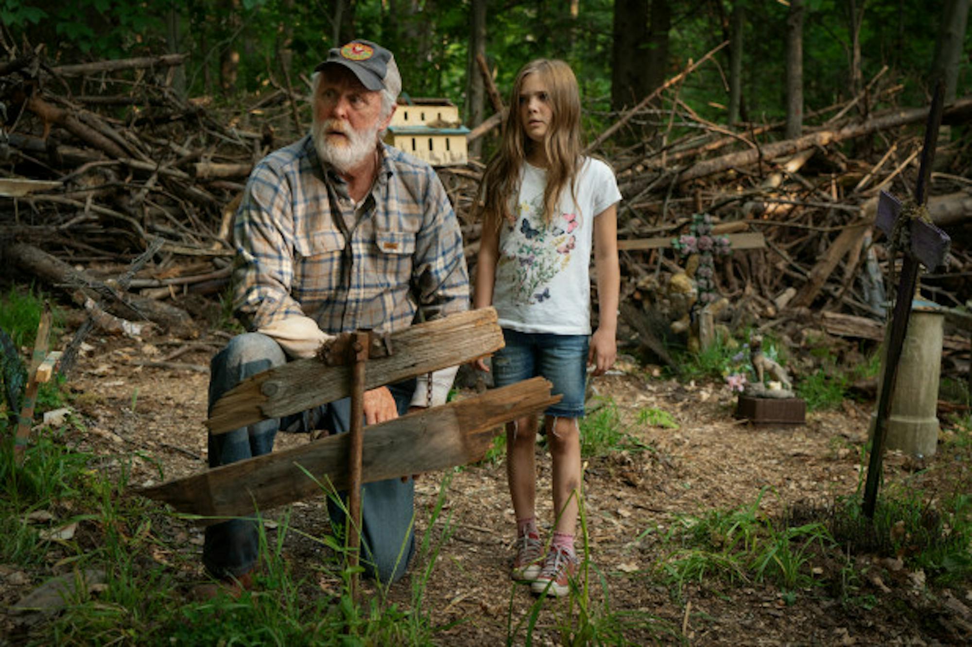 Left to right: John Lithgow as Jud and Jeté Laurence as Ellie in PET SEMATARY, from Paramount Pictures.