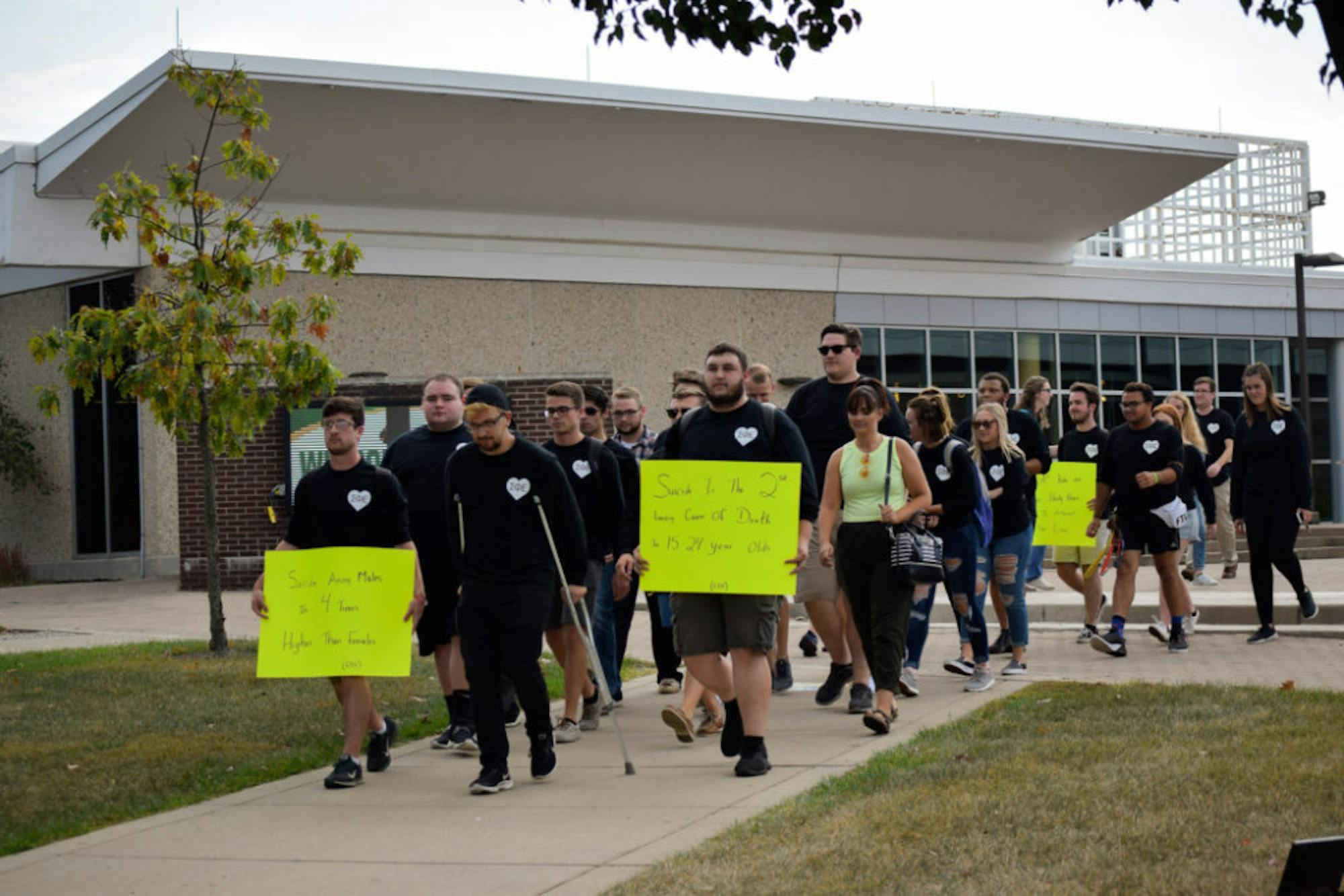 Sigma Phi Epsilon Out of the Darkness Walk | Photo by Jessica Fugett | The Wright State Guardian