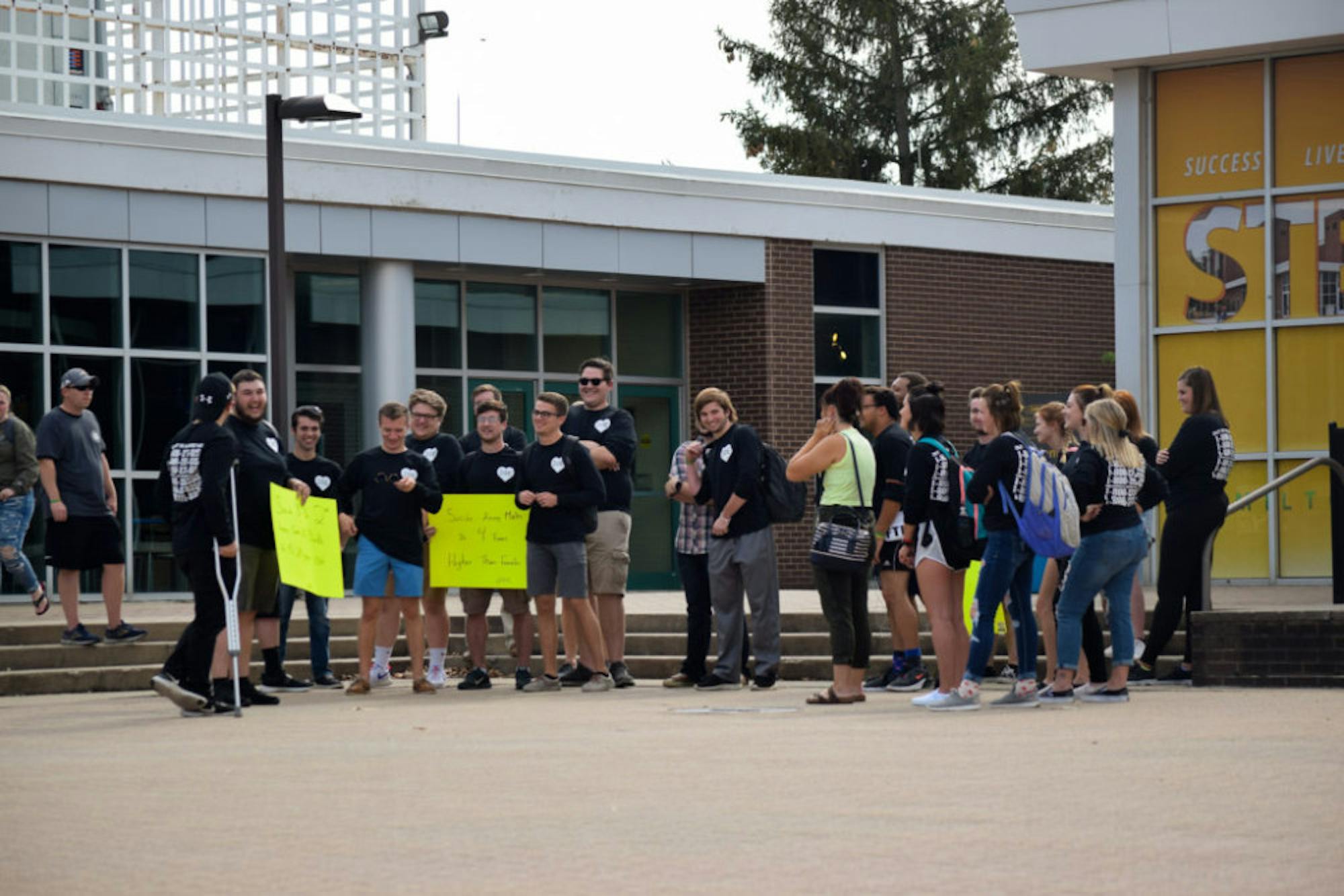 Sigma Phi Epsilon Out of the Darkness Walk | Photo by Jessica Fugett | The Wright State Guardian