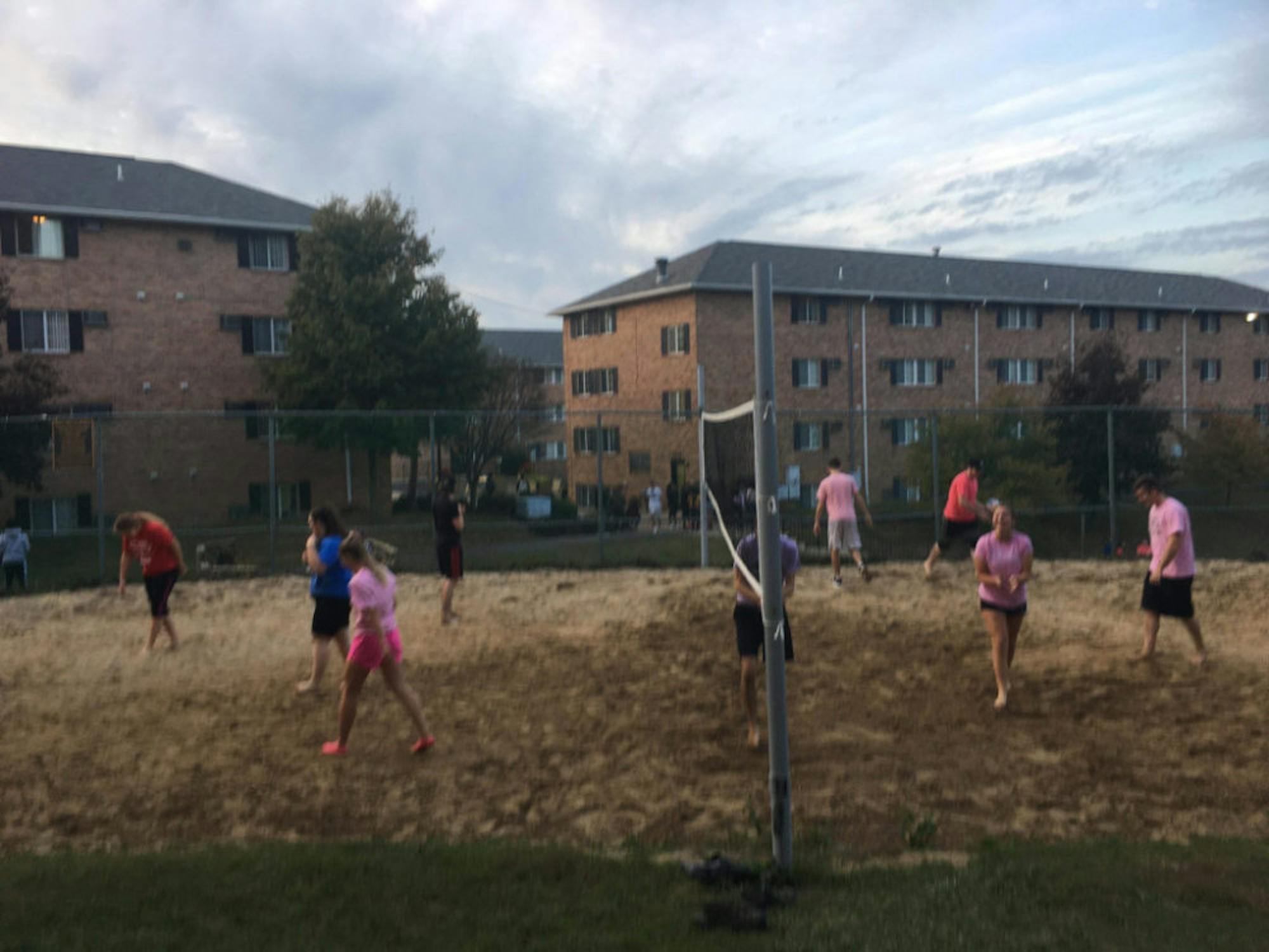 Relay for Life and Bombball teamed up to hold a tournament to raise money for breast cancer awareness. | Photos by Jeff Shehee