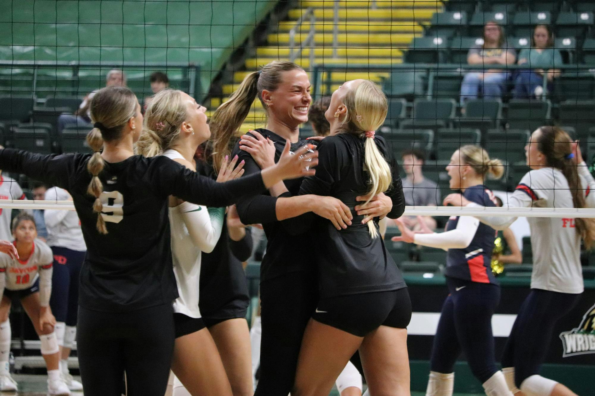Raider VB hugging 