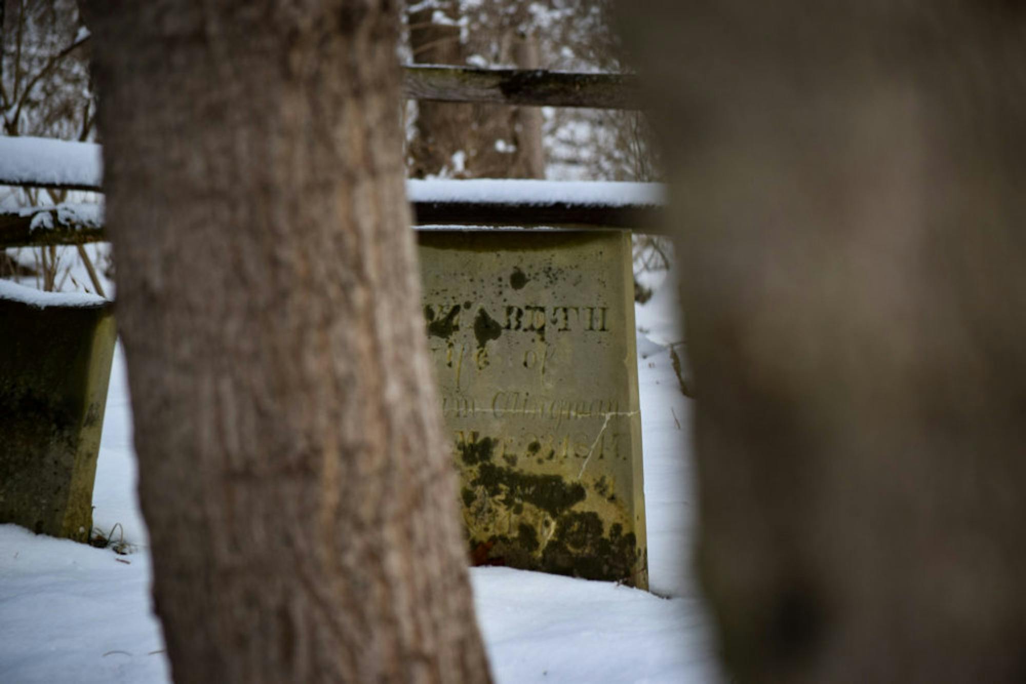 Snow in Rockafield Cemetery | Photo by Jessica Fugett | The Wright State Guardian