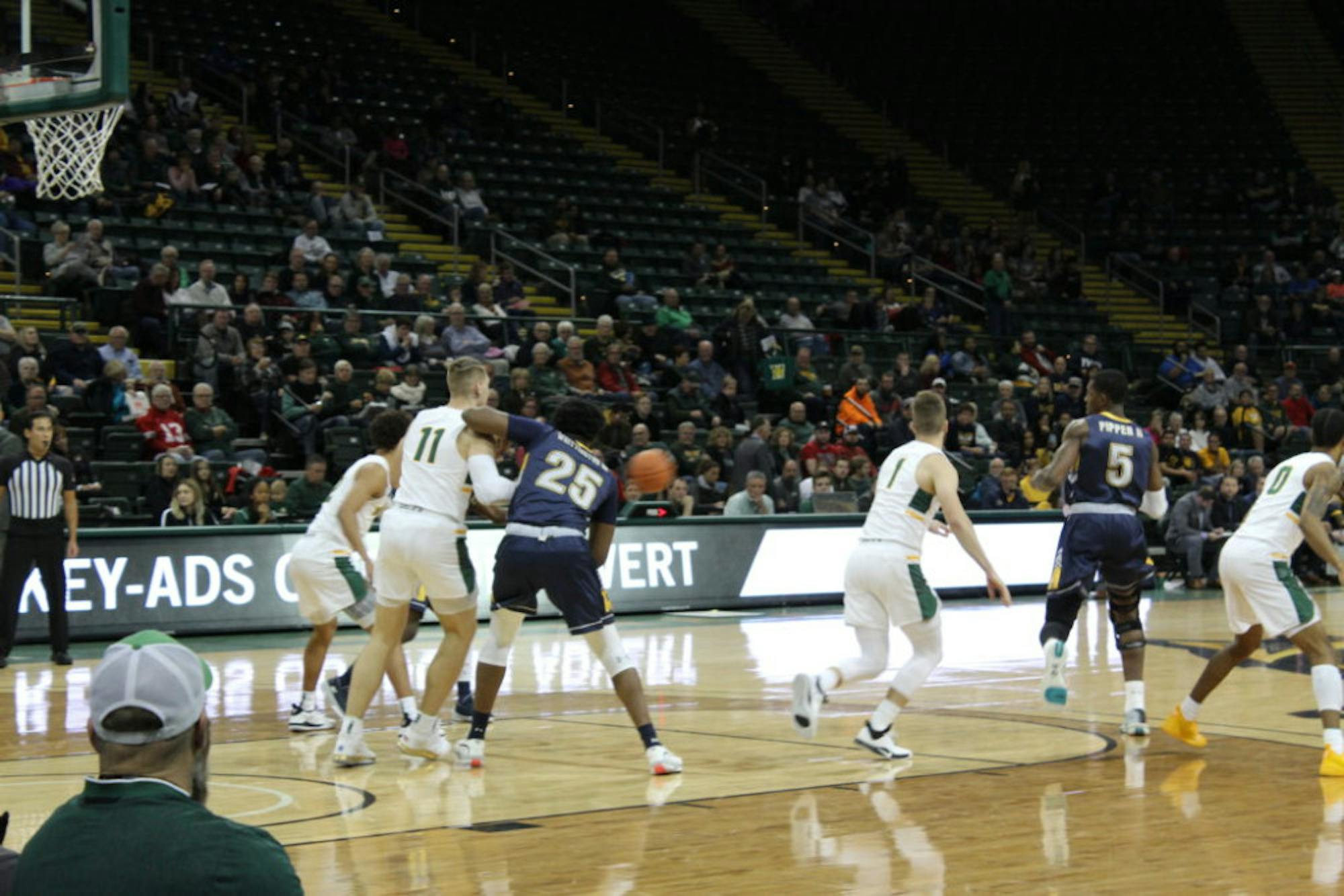 WSU vs. Kent State | Photo by Daniel Delgado | The Wright State Guardian